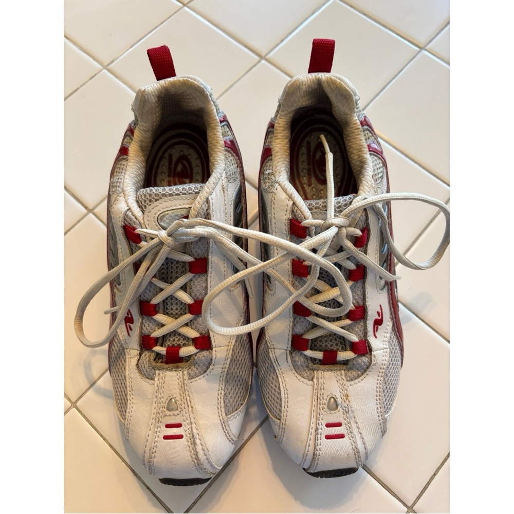 Women’s athletic sports shoes sneakers basketball tennis running travel exercise